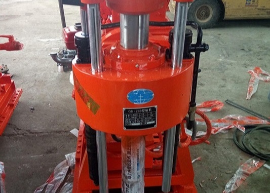 Máy khoan thử nghiệm cầm tay GK 200 để thăm dò địa chất với đường kính 295mm