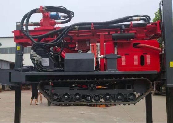 ST 200 Crawler gắn máy khoan với các thanh khoan 76mm cho khoan vùng đá