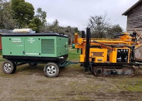 400m Diesel Crawler Dth Giàn khoan giếng nước thủy lực với ống khoan máy nén