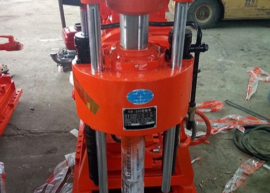 GK200 Máy khoan nhỏ di động thủy lực 380v thử nghiệm đất cho kỹ thuật Coreing